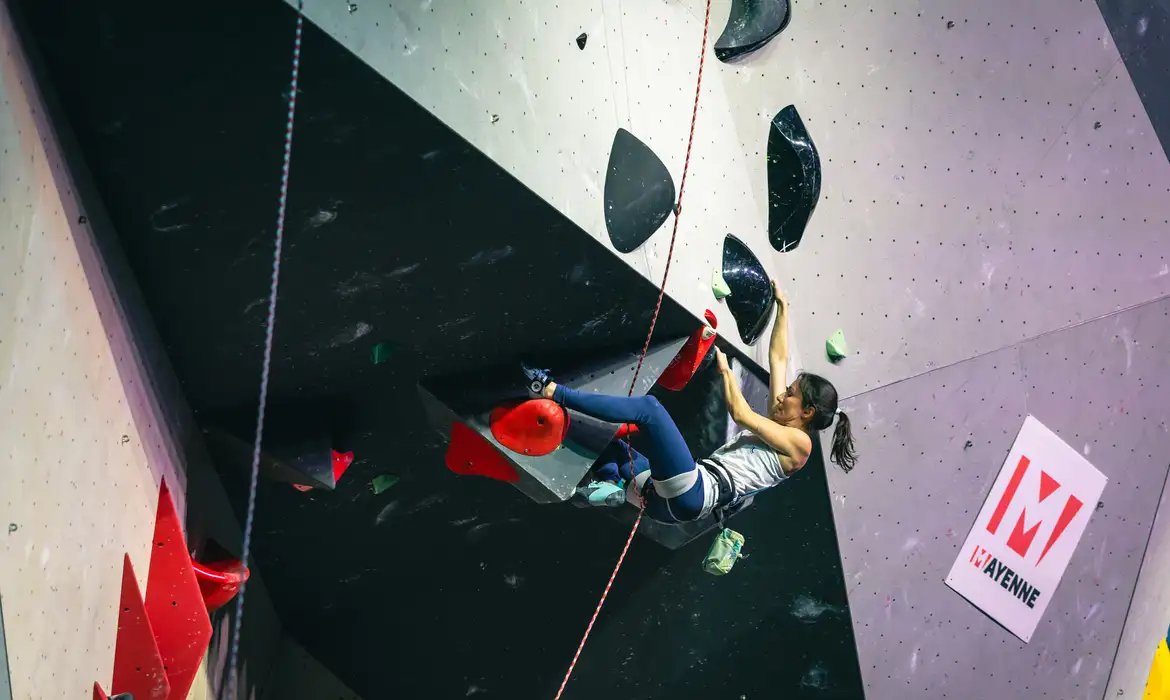 Marina Dias vence etapa da Copa do Mundo de paraescalada nos EUA