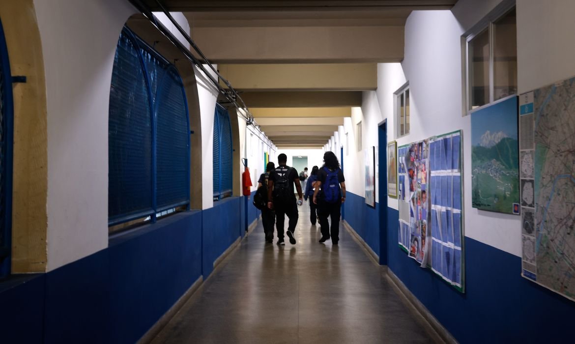 IBGE: Quatro em cada dez adolescentes já sofreram bullying na escola