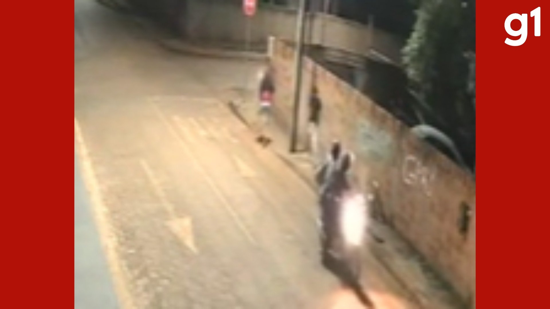 Vídeo: quatro jovens que conversavam em calçada são alvos de tentativa de chacina em MT