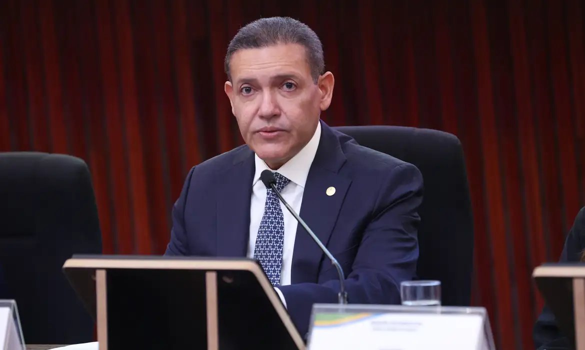 Presidente do TSE conclama eleitores a comparecerem às urnas
