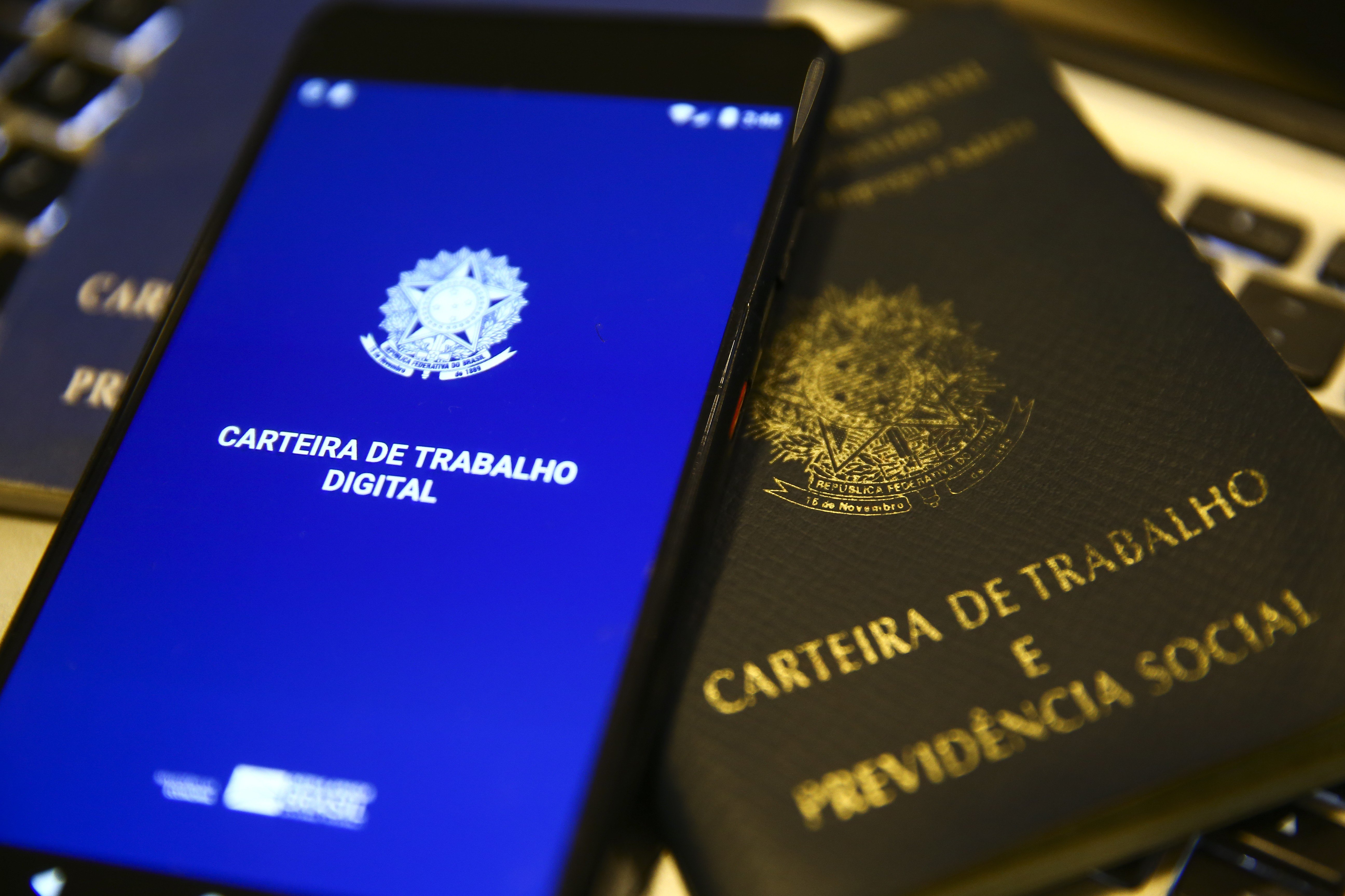 MT fecha mês com queda de 51,7% na abertura de novas vagas de emprego, aponta Caged