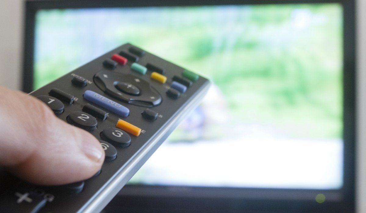 Jovem pede ajuda por navegador de TV após ser agredida e mantida em cárcere privado pelo ex em Cuiabá
