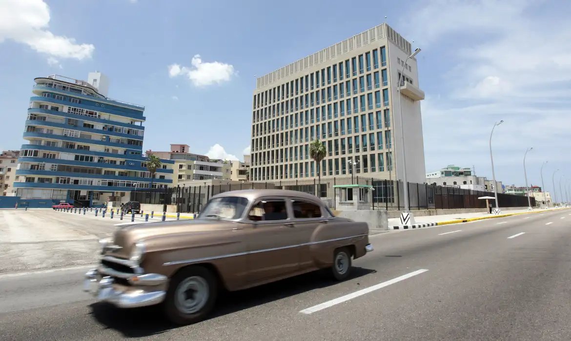 EUA aumentam pressão contra Cuba com novas sanções econômicas