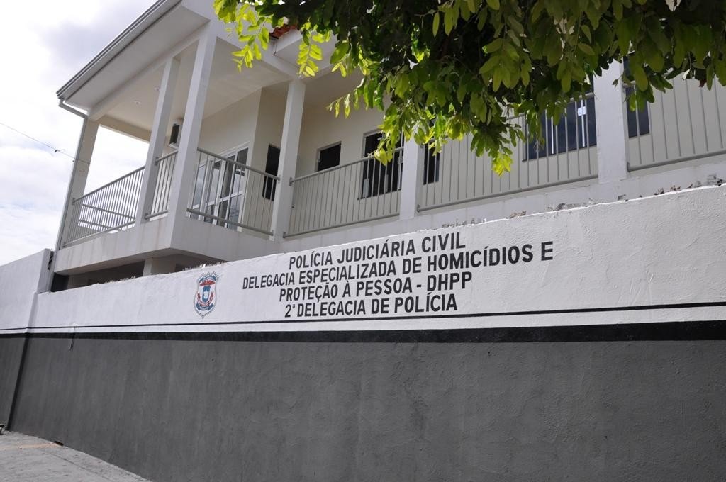 Mulher é presa após confessar ter matado marido com barra de ferro após briga em MT