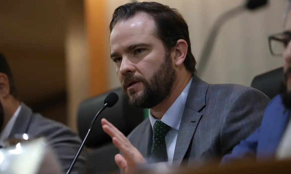 Durigan pretende mediar negociação do Rio com BNDES e Banco do Brasil