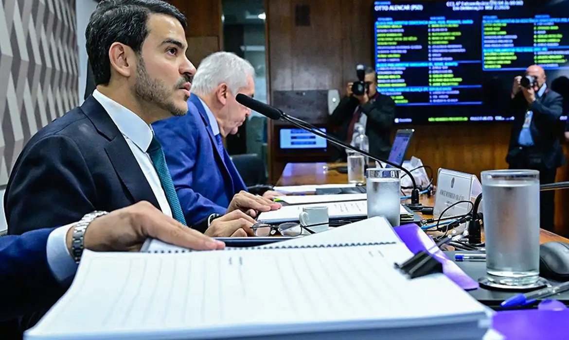 Messias defende aprimorar STF e autocontenção em pautas polêmicas