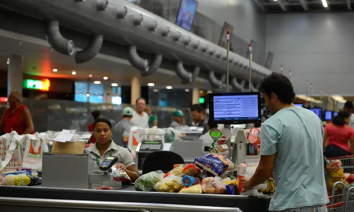 Estudo aponta fatores estruturais para inflação de alimentos no Brasil