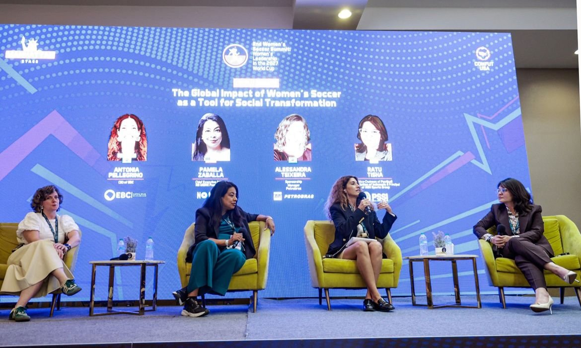 Congresso de futebol nos Estados Unidos debate Copa Feminina de 2027