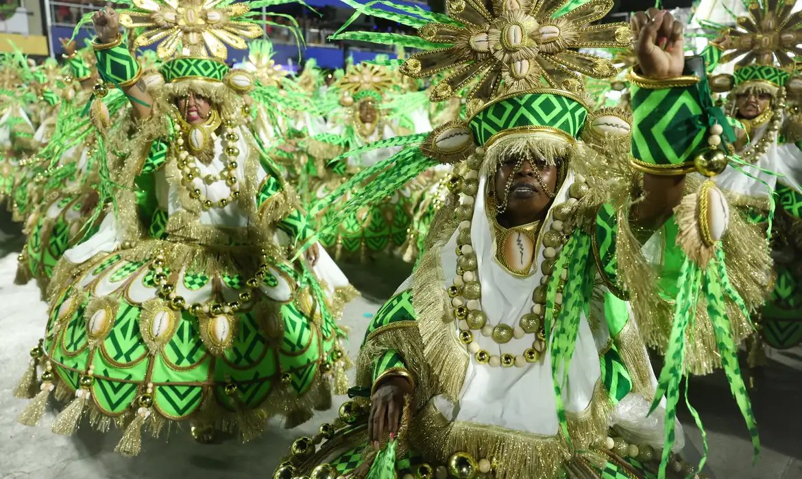 Viva Maria: Mangueira leva Amazônia à Sapucaí