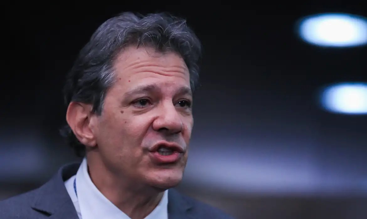 Governo avalia projeto adicional para manter arrecadação do IR