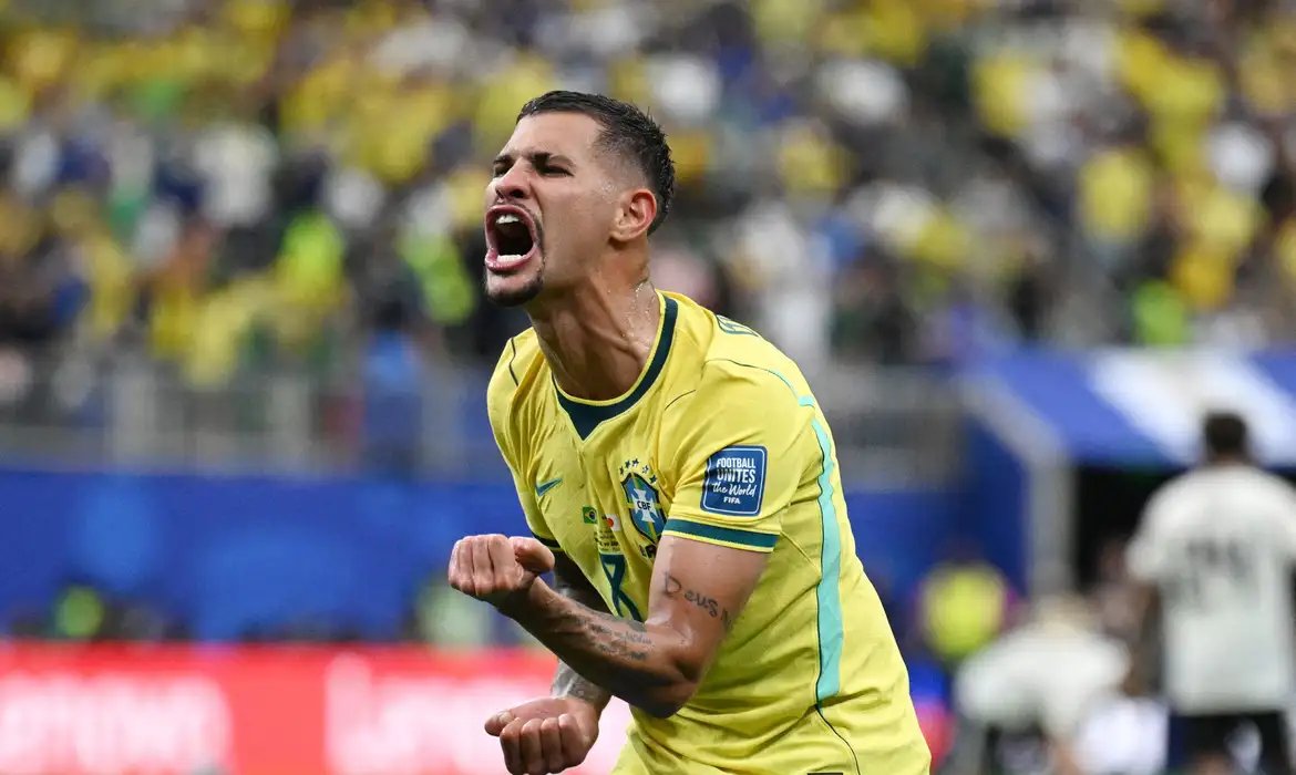 Bruno Guimarães vira \"regista\" do Brasil e pode igualar marca de Pelé