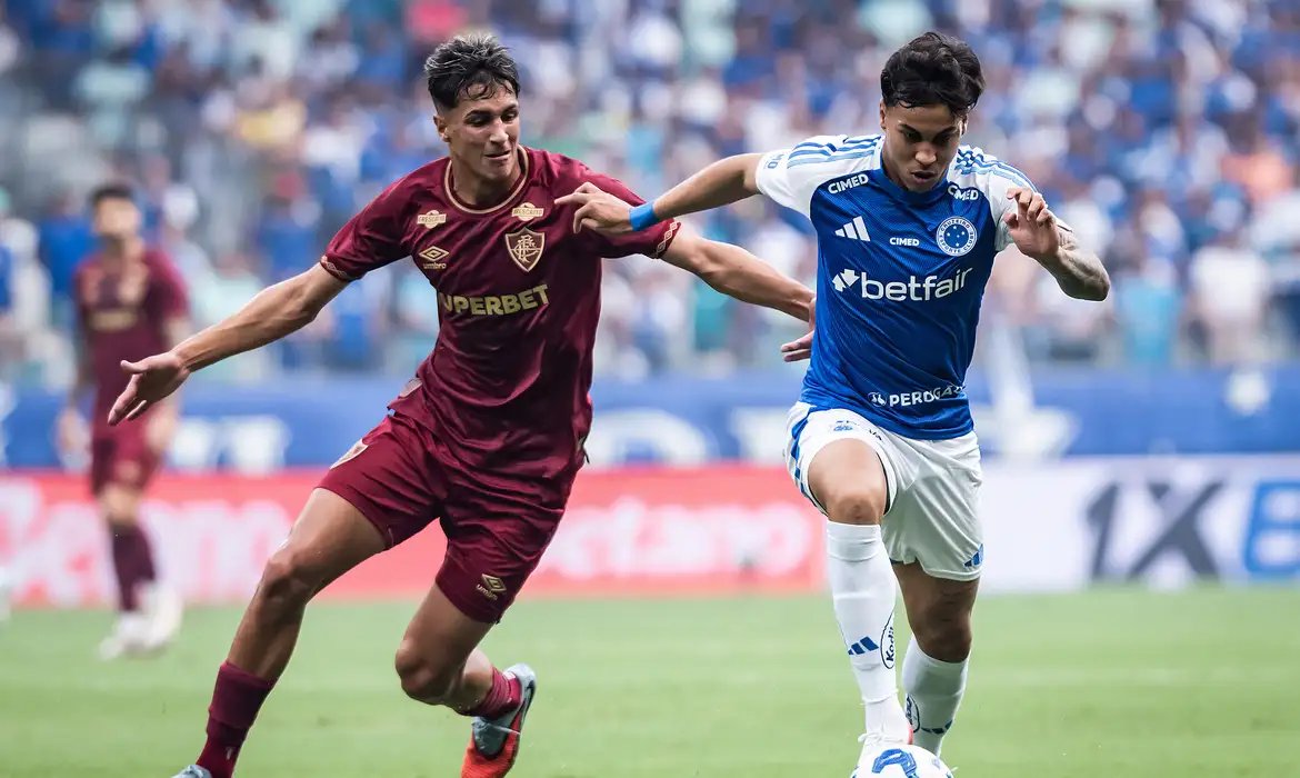 Cruzeiro empata com Flu e perde chance de colocar pressão nos líderes