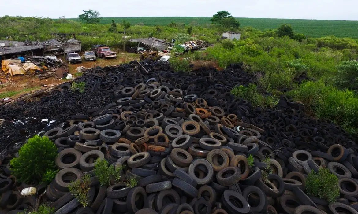 Parceria entre estado e associação garante reciclagem de pneus na BA