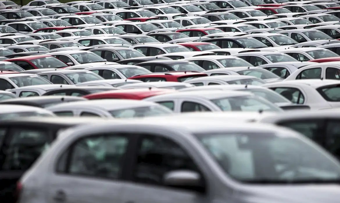 Emplacamentos de veículos cresceram 10% em julho