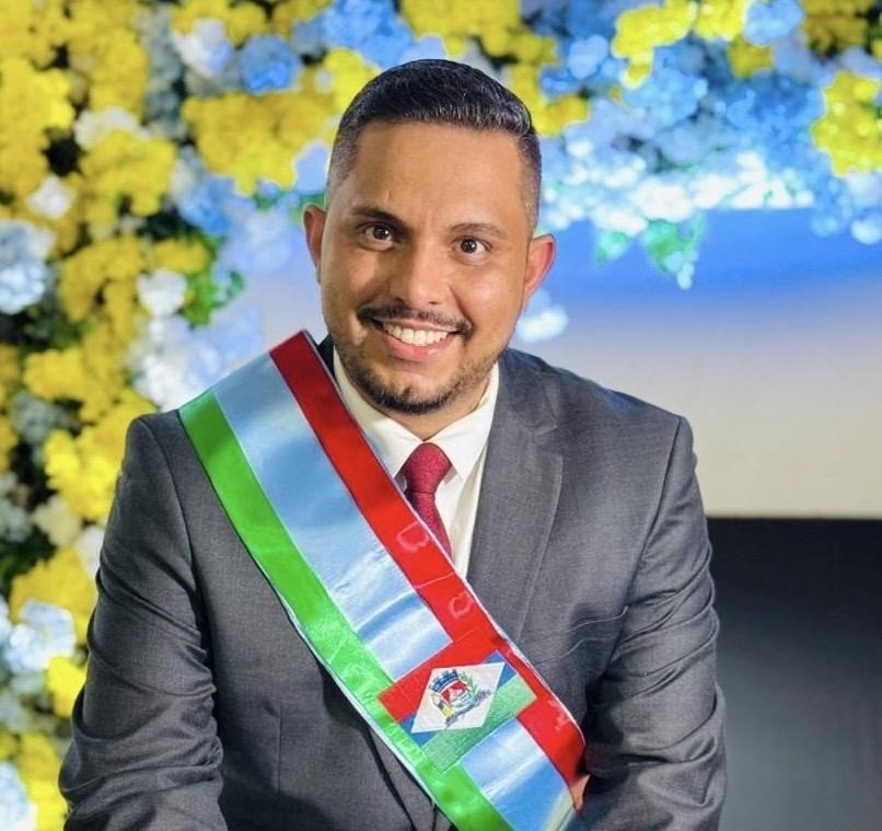 Mãe de prefeito é presa após ser denunciada pelo filho por aplicar golpes para apostar no jogo do 'Tigrinho' em MT
