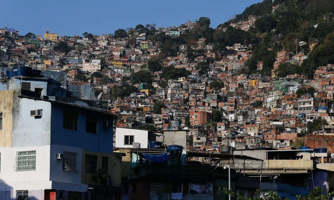 Projeto de turismo em favelas do Rio prepara rota especial para a Copa