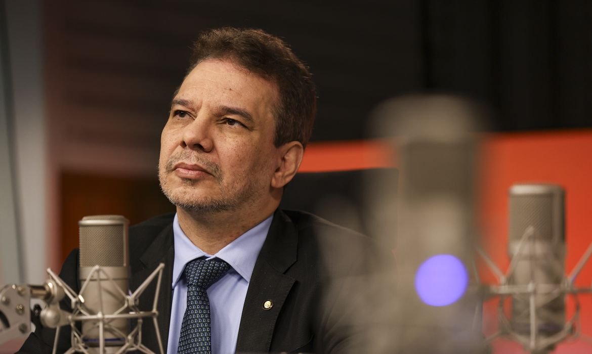 \"Vamos tirar de presídio a marca de escritório do crime”, diz ministro