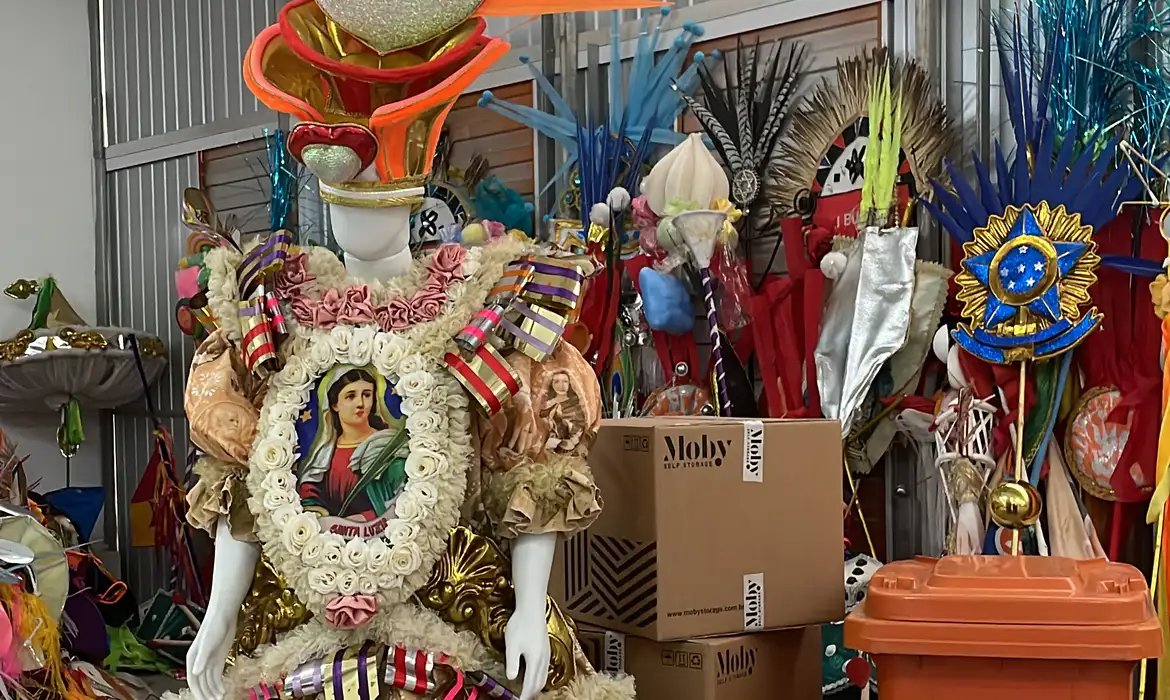 Sustenta Carnaval transforma fantasias da Sapucaí em novas chances 