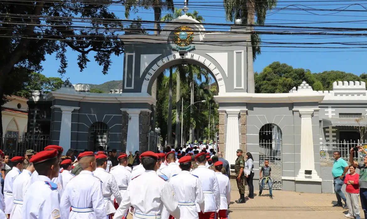 MPF quer que Colégio Militar do Rio suspenda concurso para professor