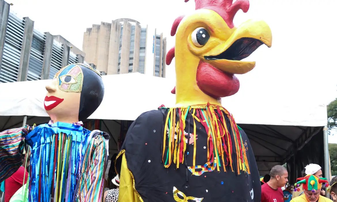 Blocos clássicos animam crianças e adultos no carnaval de Brasília