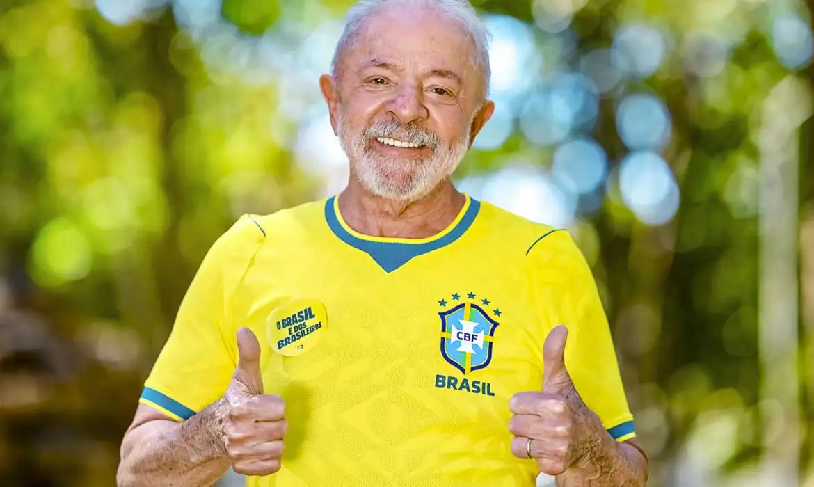 Lula pede para seleção do Brasil “jogar com a alma” na Copa do Mundo