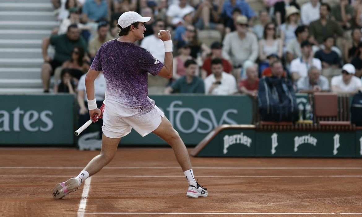 João Fonseca estreia com vitória no torneio de Roland Garros