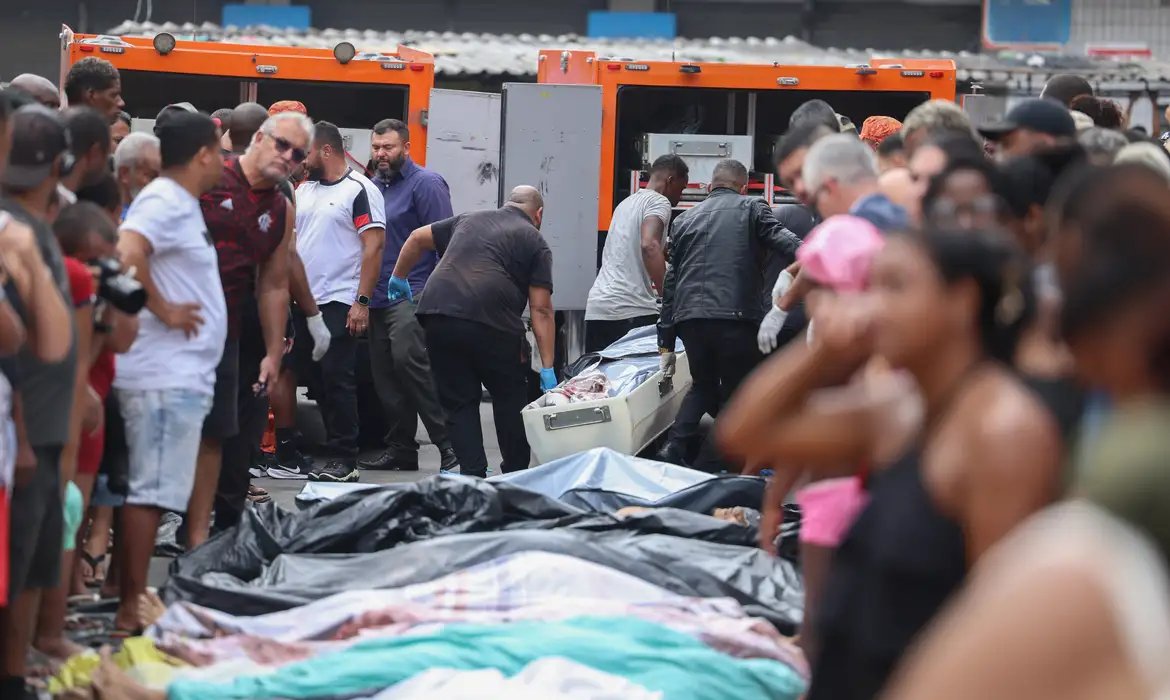 DPU pede para acompanhar perícia de mortos após operação no Rio