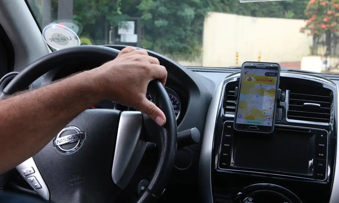 CMN veta taxa de cadastro em crédito para motoristas de app