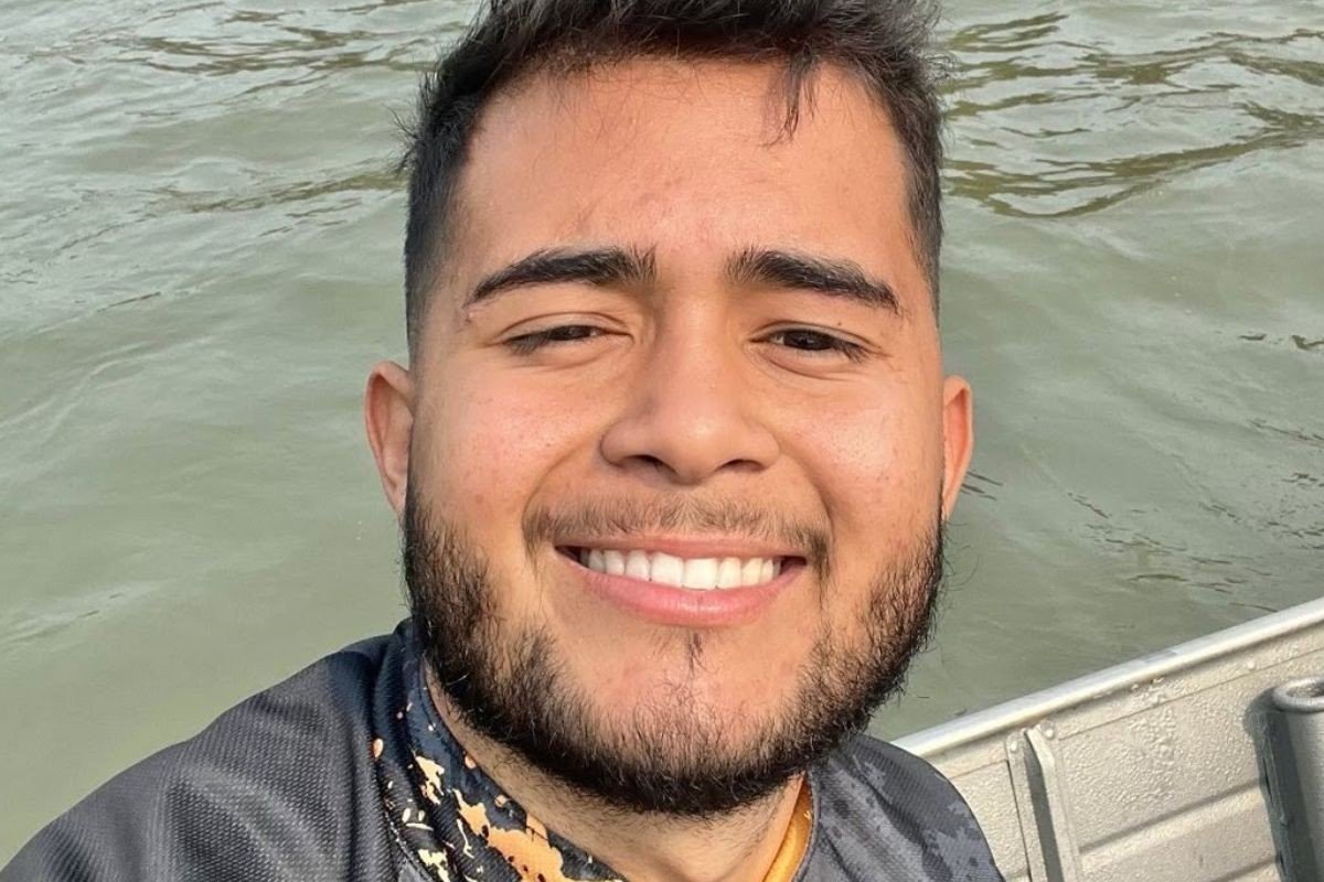 Estudante de direito morre após batida entre moto e caminhonete na BR-174 em MT