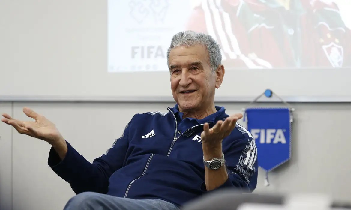 Parreira apresenta melhora e pode deixar UTI até o final de semana
