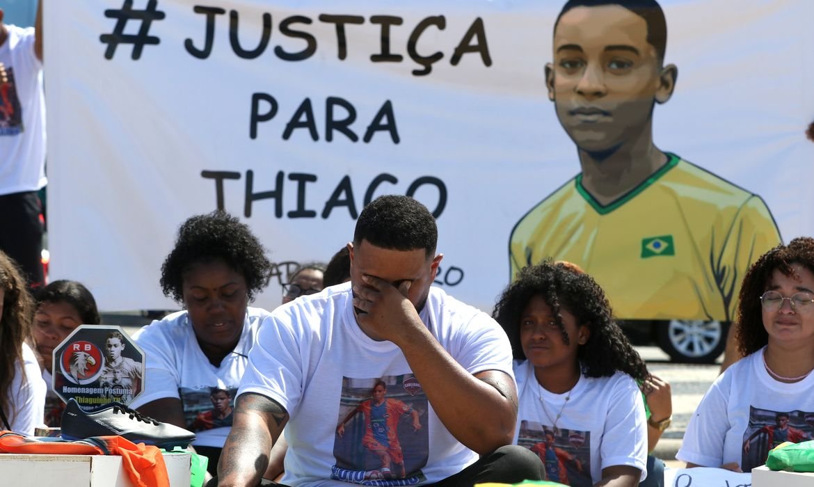 Justiça do Rio absolve PMs acusados de matar jovem na Cidade de Deus
