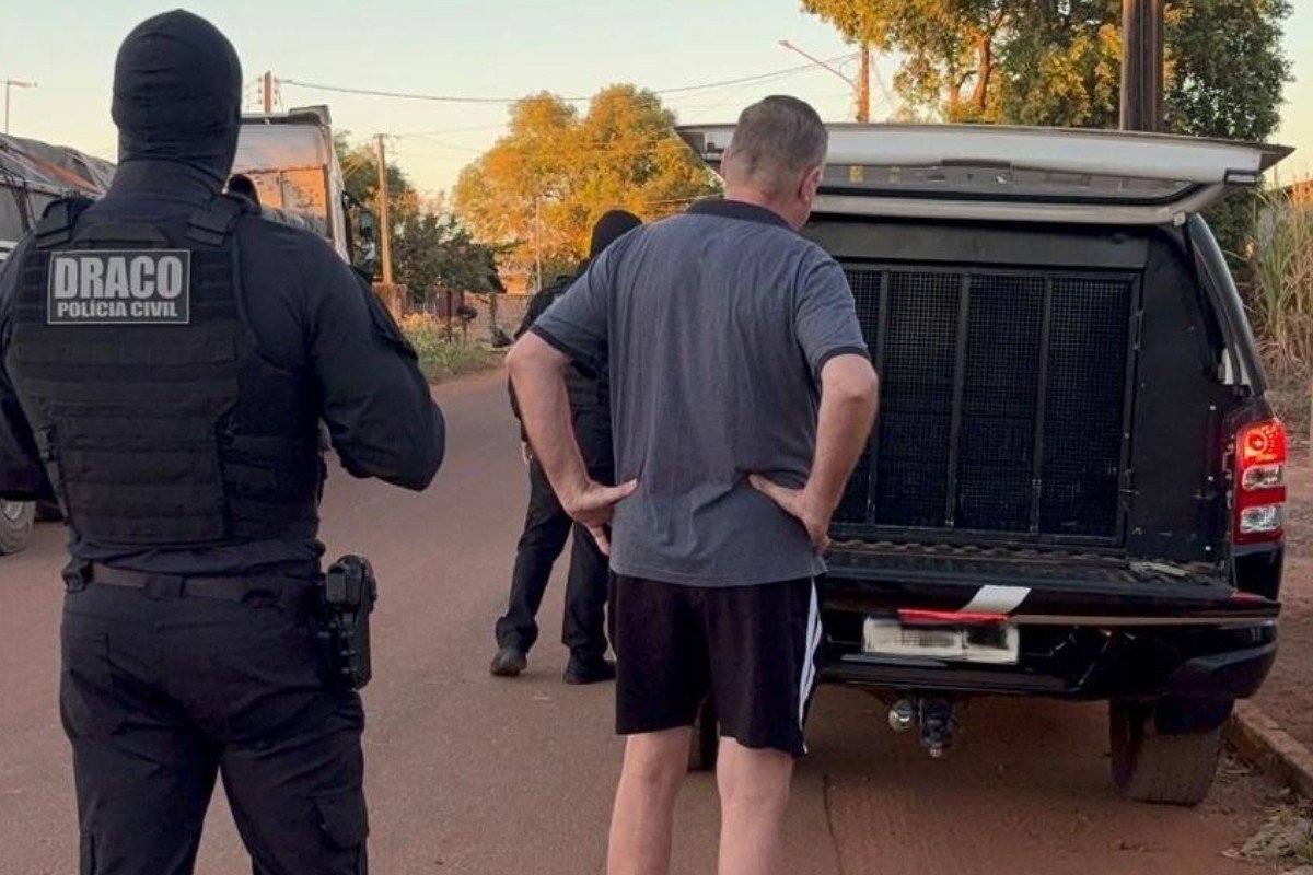 Polícia prende suspeitos de abastecer facções rivais com armas e drogas em operação em MT