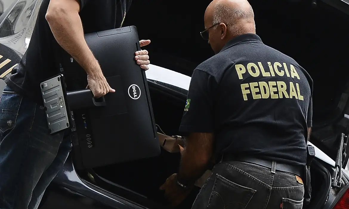 PF investiga senador Weverton Rocha por suspeita de desvios no INSS
