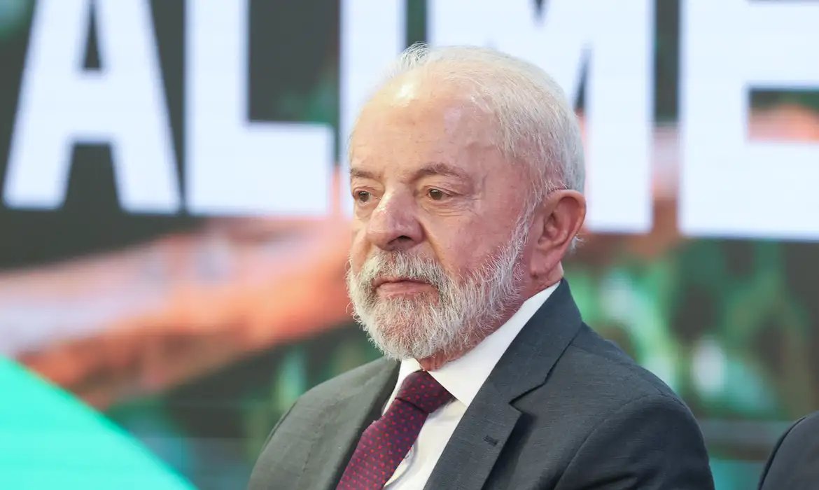 \"Antes tarde do que nunca\", diz Lula sobre fim do conflito em Gaza