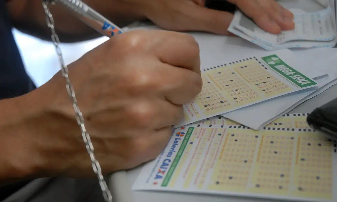 Mega-Sena acumula para R$ 76 milhões; confira os números sorteados