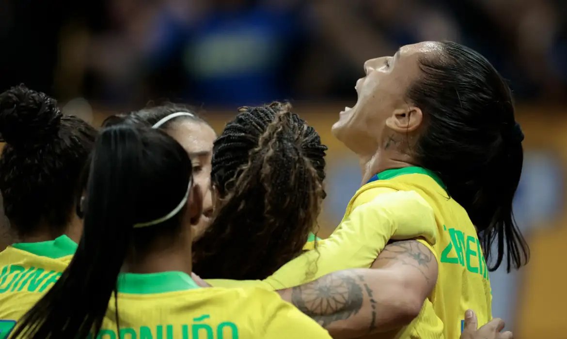 Em virada relâmpago, seleção brasileira feminina vence Estados Unidos