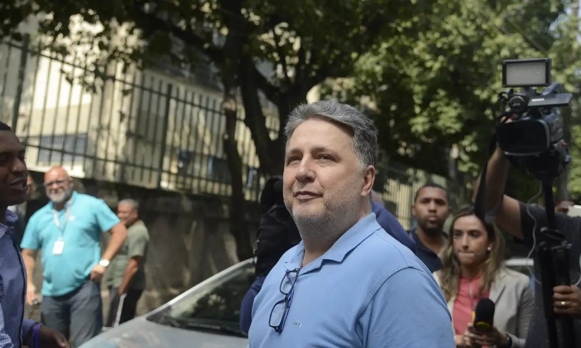 TRE-RJ proíbe Garotinho de ir a debate e ter propaganda eleitoral