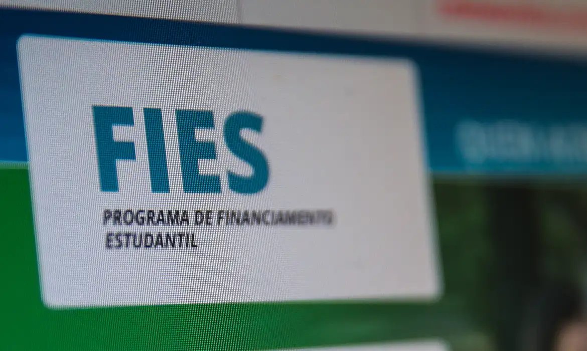Fies 2025: MEC convoca lista de espera de vagas remanescentes 