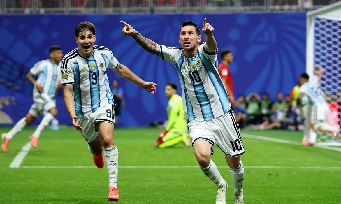 Espanha leva juventude e Argentina aposta em Messi na decisão da Copa