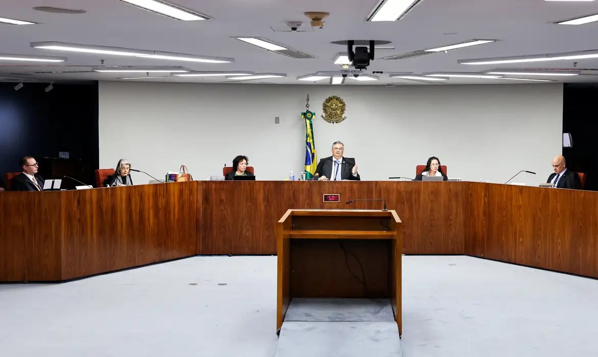 Dino e Moraes defendem rediscutir dispensa de diploma para jornalista 