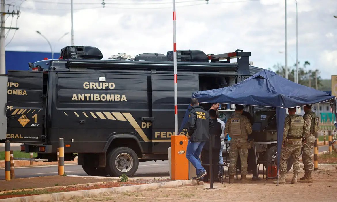 Moraes mantém preso condenado por bomba no aeroporto de Brasília