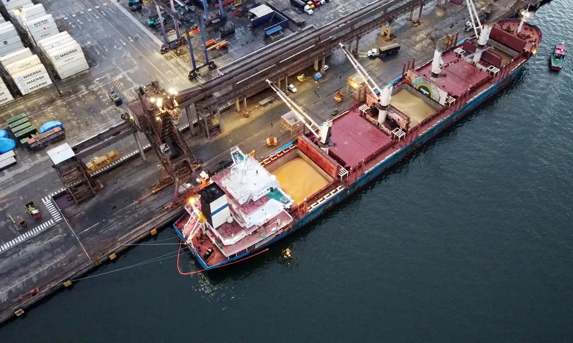 Exportações aos EUA caem 25,5% em janeiro, mas vendas à China sobem