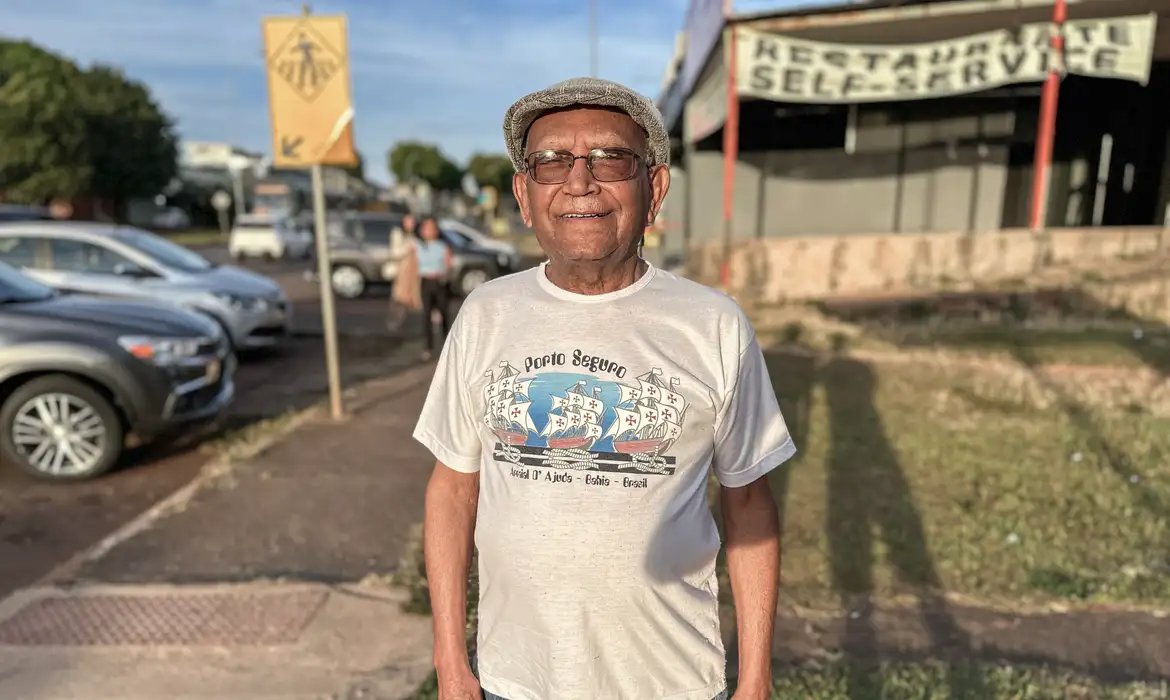 Torcedor da seleção há 20 Copas, Seu Simão, 91 anos, aposta no hexa