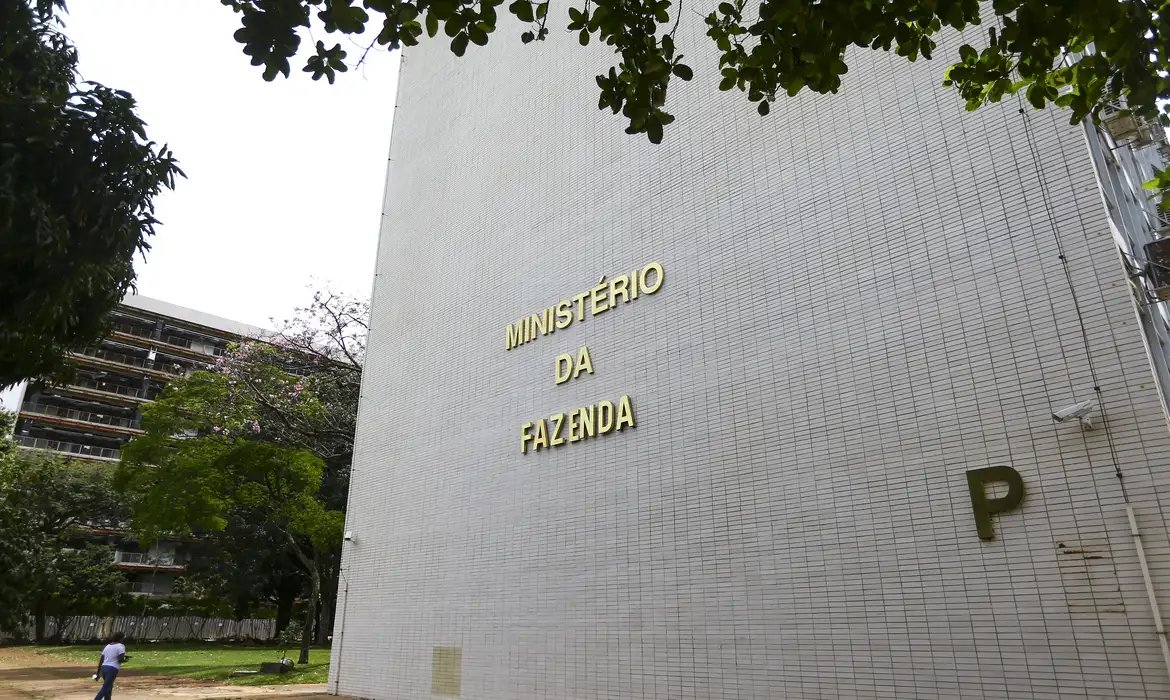 Reforma tributária: governo regulamenta cobrança da CBS e do IBS