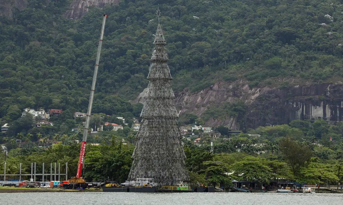  Rio se prepara para inaugurar árvore de natal da lagoa 