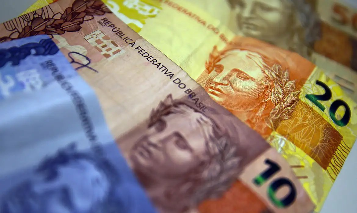 Prévia da inflação de fevereiro atinge 0,84%, diz IBGE