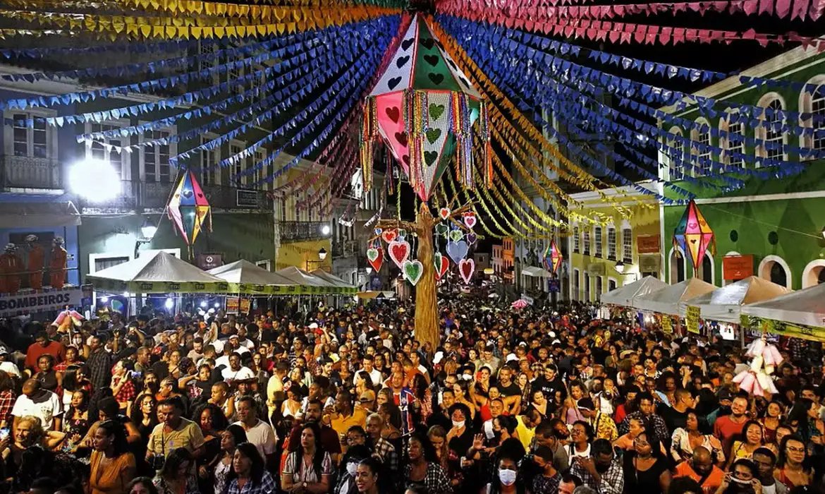É hoje! São João é celebrado em festas pelo Nordeste