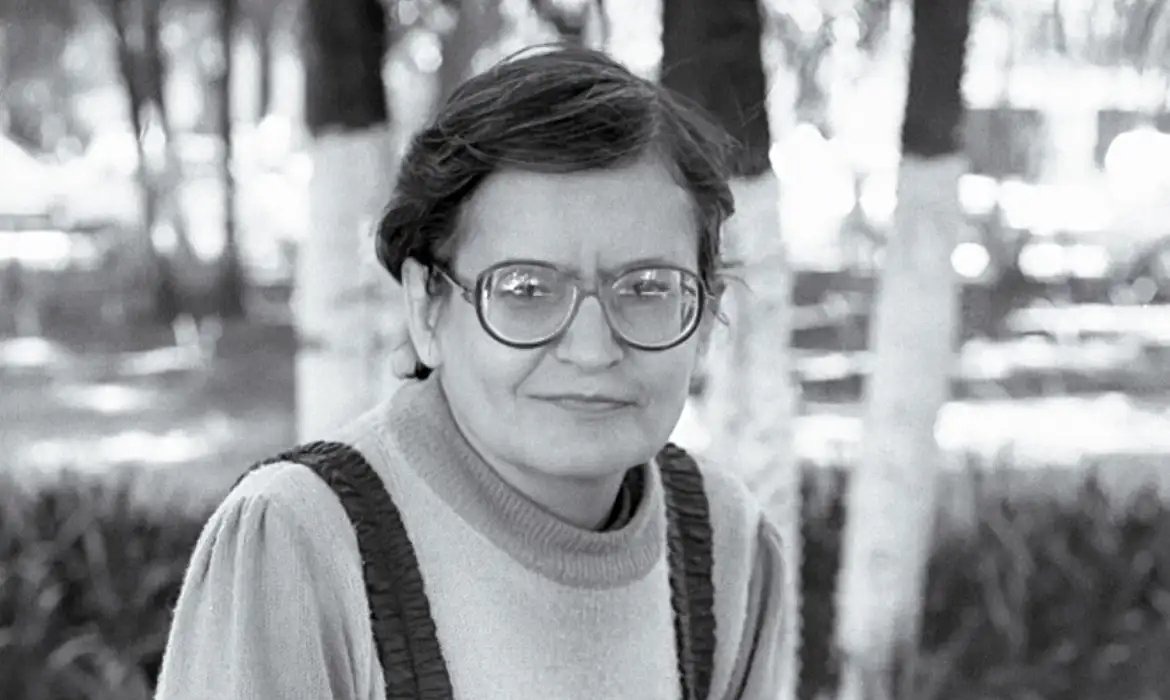 Orides Fontela: a radicalidade de uma vida dedicada à poesia