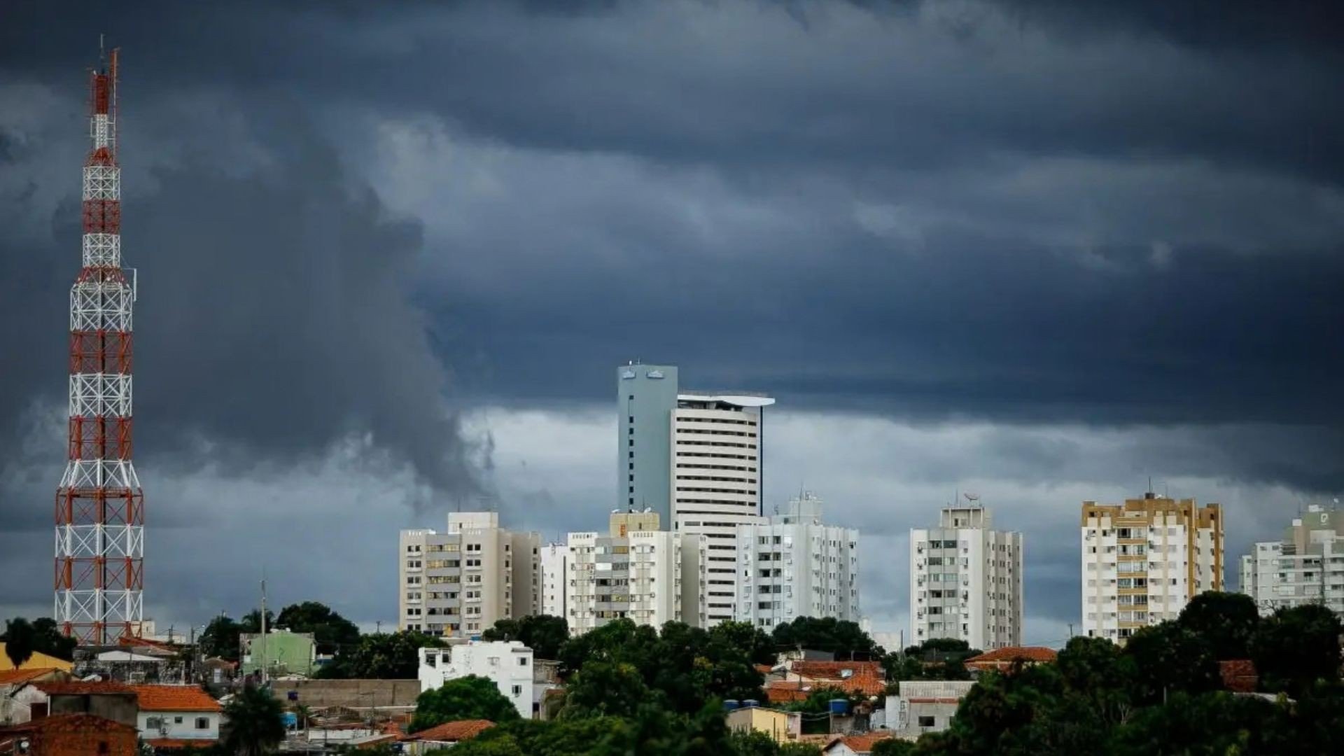 Tempestades devem atingir todas as cidades de MT nos próximos dias, alerta Inmet