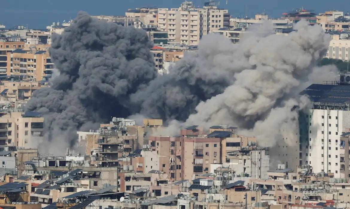 Israel ataca centro de Beirute em uma expansão da guerra